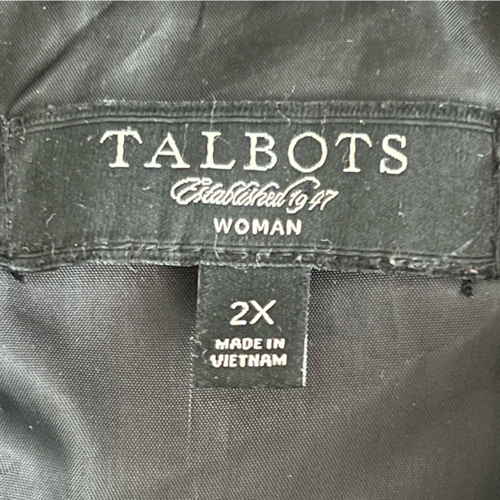Talbots Women’s Black Down-Filled Puffer Vest w/Removable Hood Size 2X EUC - Picture 10 of 12